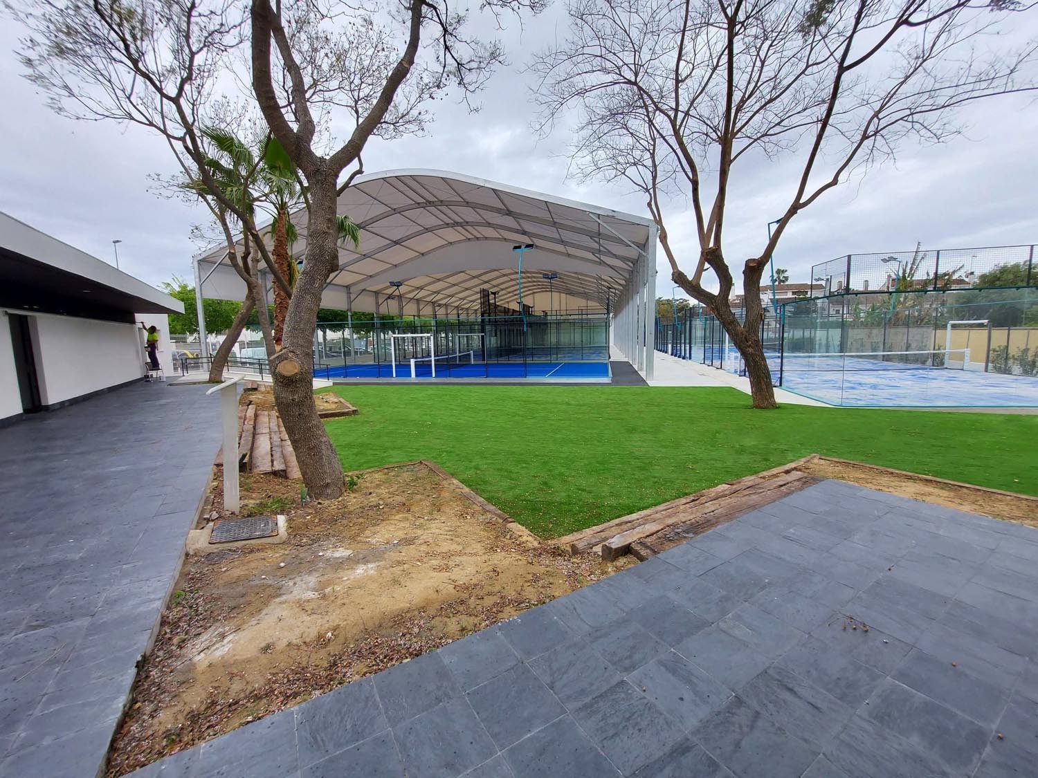 Canopies for padel courts in Jerez de la Frontera, Spain