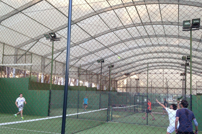 Cover for three padel courts in Madrid