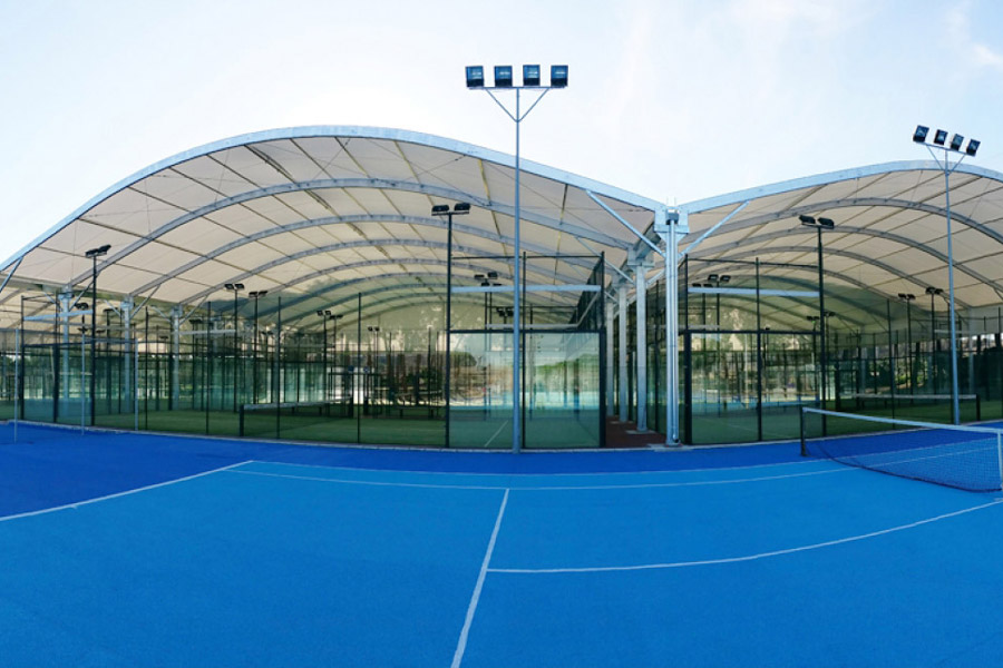 Cover for three padel courts in Madrid