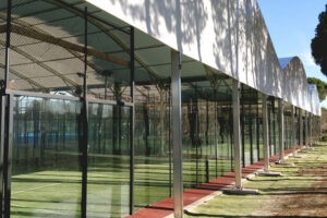 Cover for three padel courts in Madrid