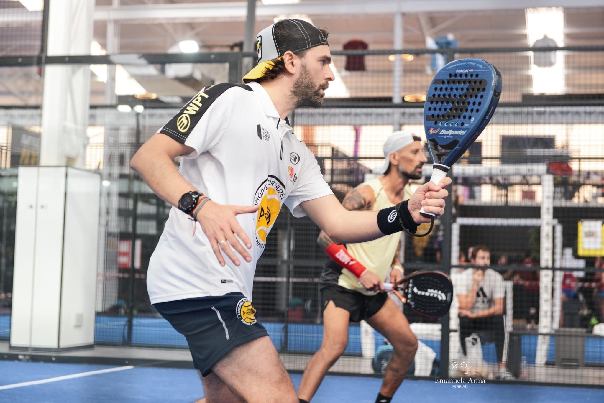 Patrocinio de un jugador profesional de pádel sordo